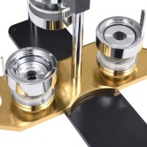 Kitűzőkészítő gép forgó lyukasztóval 500 db 37 mm-es kitűzővel Kitűzőkészítő gép forgó lyukasztóval 500 db 37 mm-es kitűzővel
