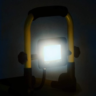 Hideg fehér fényű fogantyúval ellátott led-es reflektor 10 w