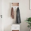 Sandnes tömör fenyőfa falra szerelt kabátállvány 45x12x35 cm