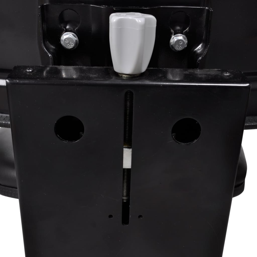 Fekete traktorülés felfüggesztéssel