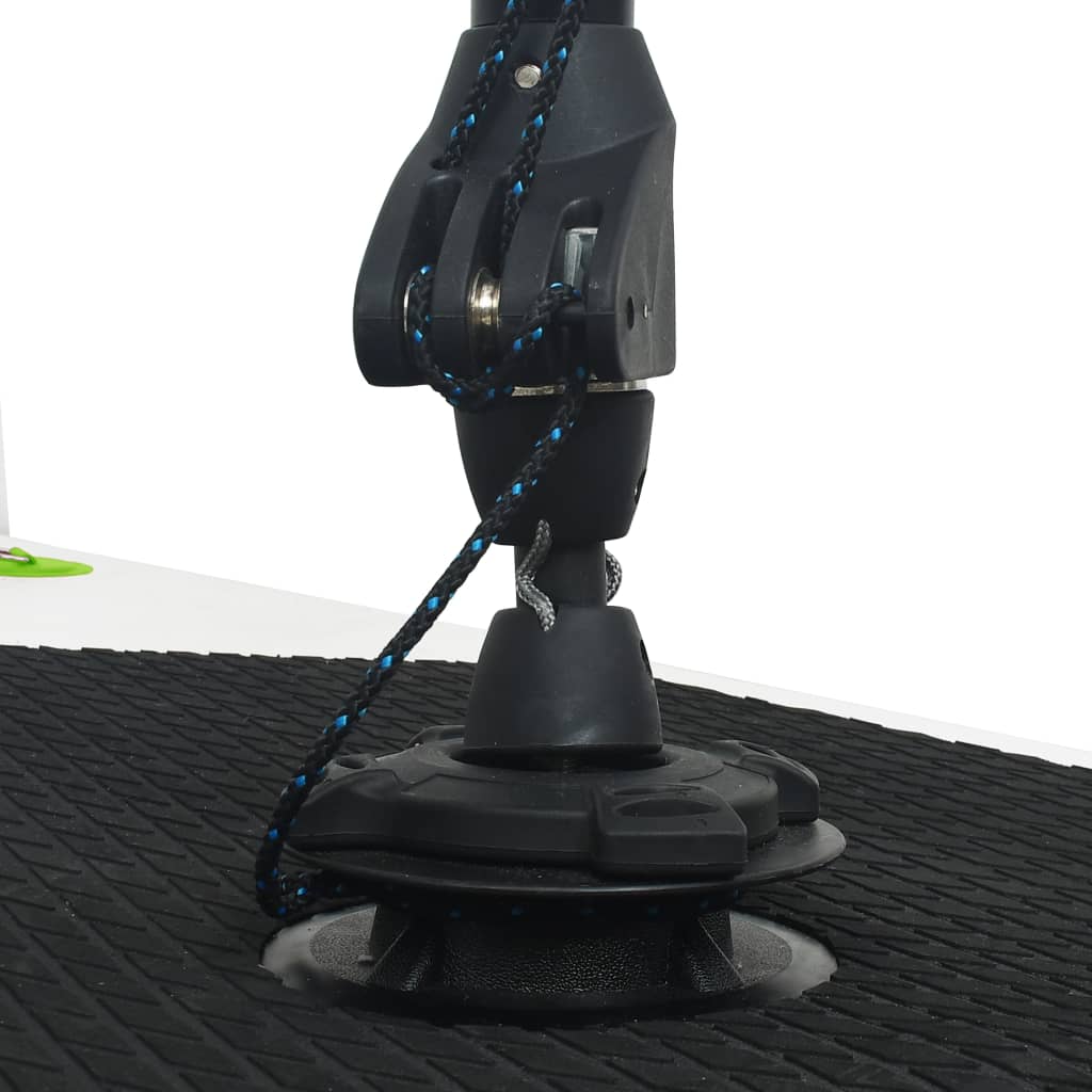 Zöld és fehér felfújható állószörf vitorlaszettel