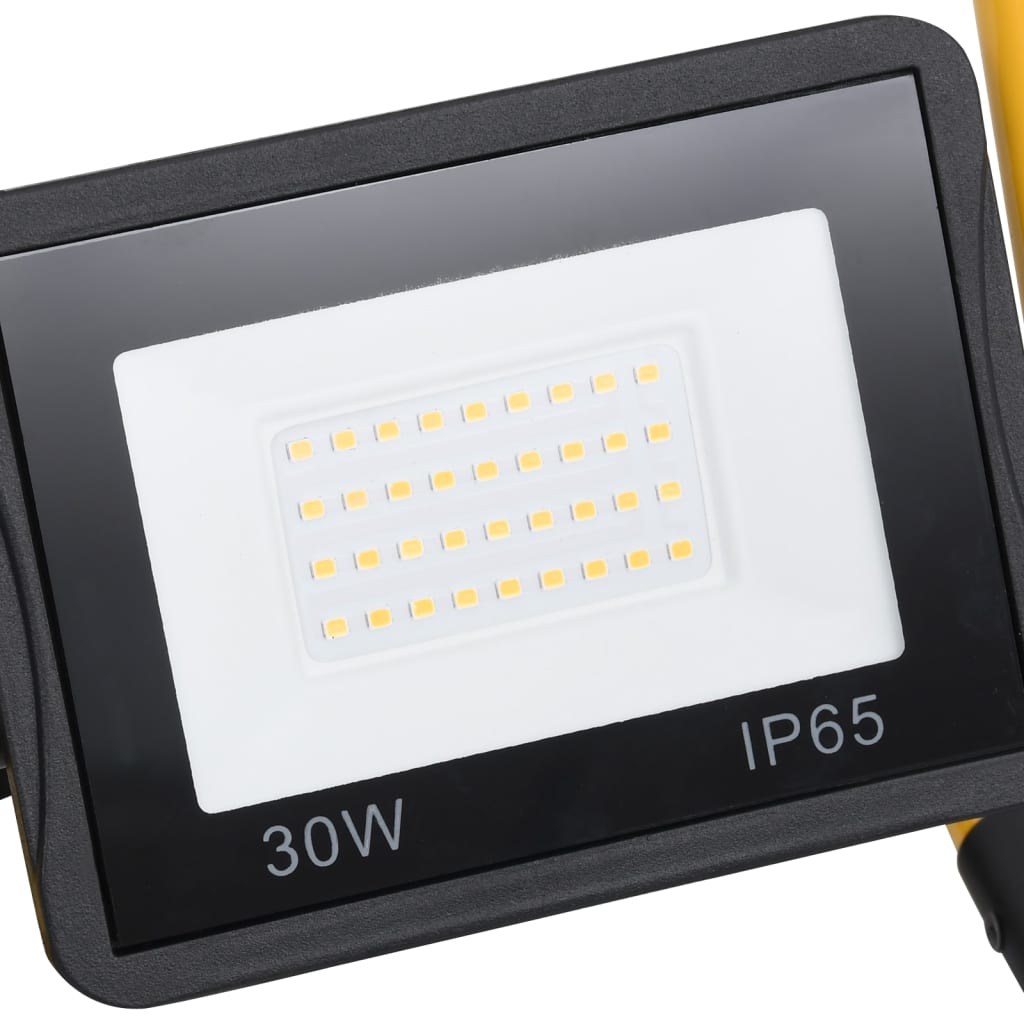 Meleg fehér fényű fogantyúval ellátott led-es reflektor 30 w