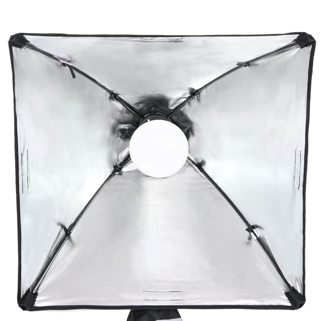 Fotóstúdió-felszerelés lámpákkal, háttérrel és reflektorral