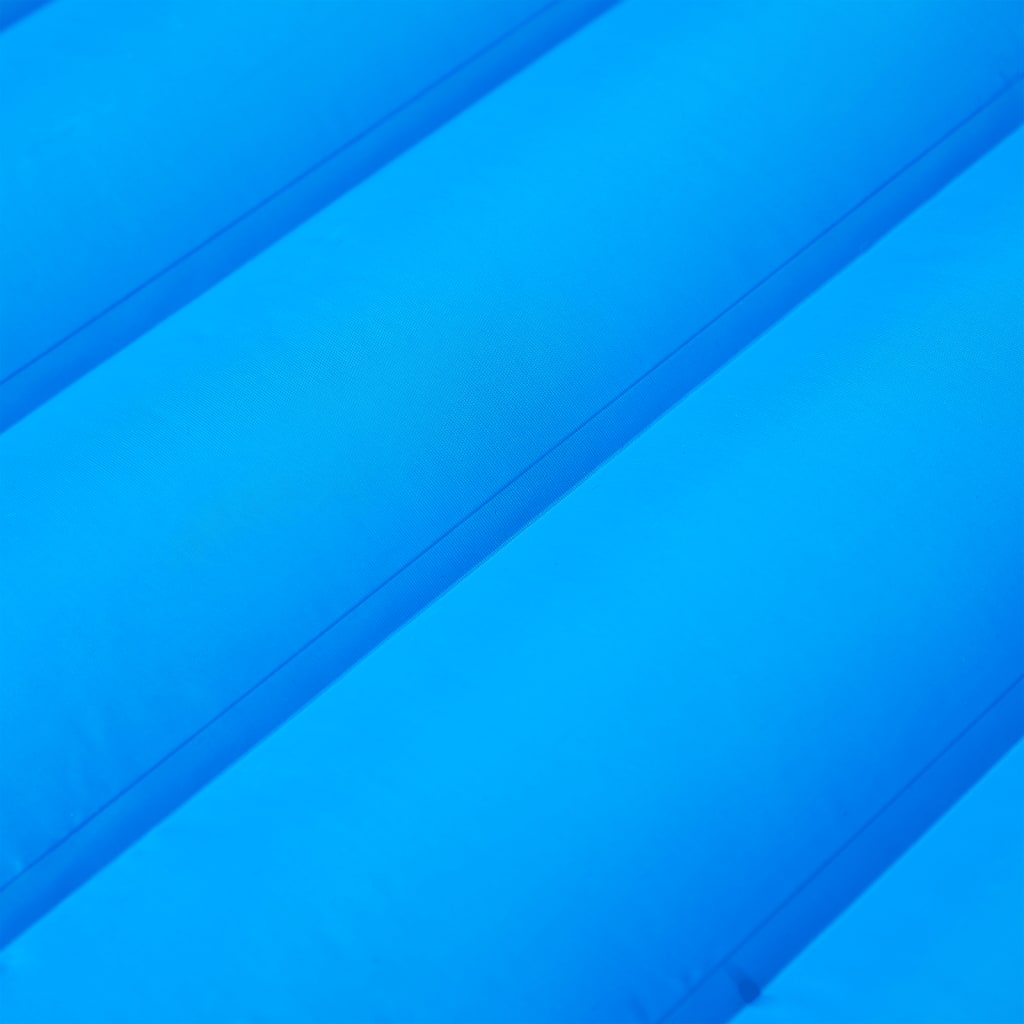 Kék önfelfújó kempingmatrac beépített párnával