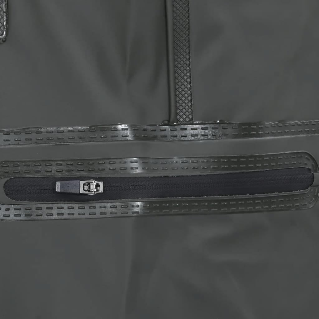 Sötétzöld mellkasig érő gázlóruha csizmával és övvel 45-ös